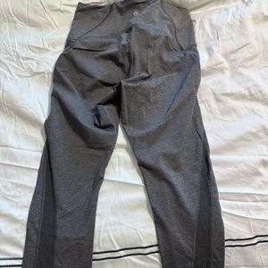 Lululemon grey wunder under with mesh side